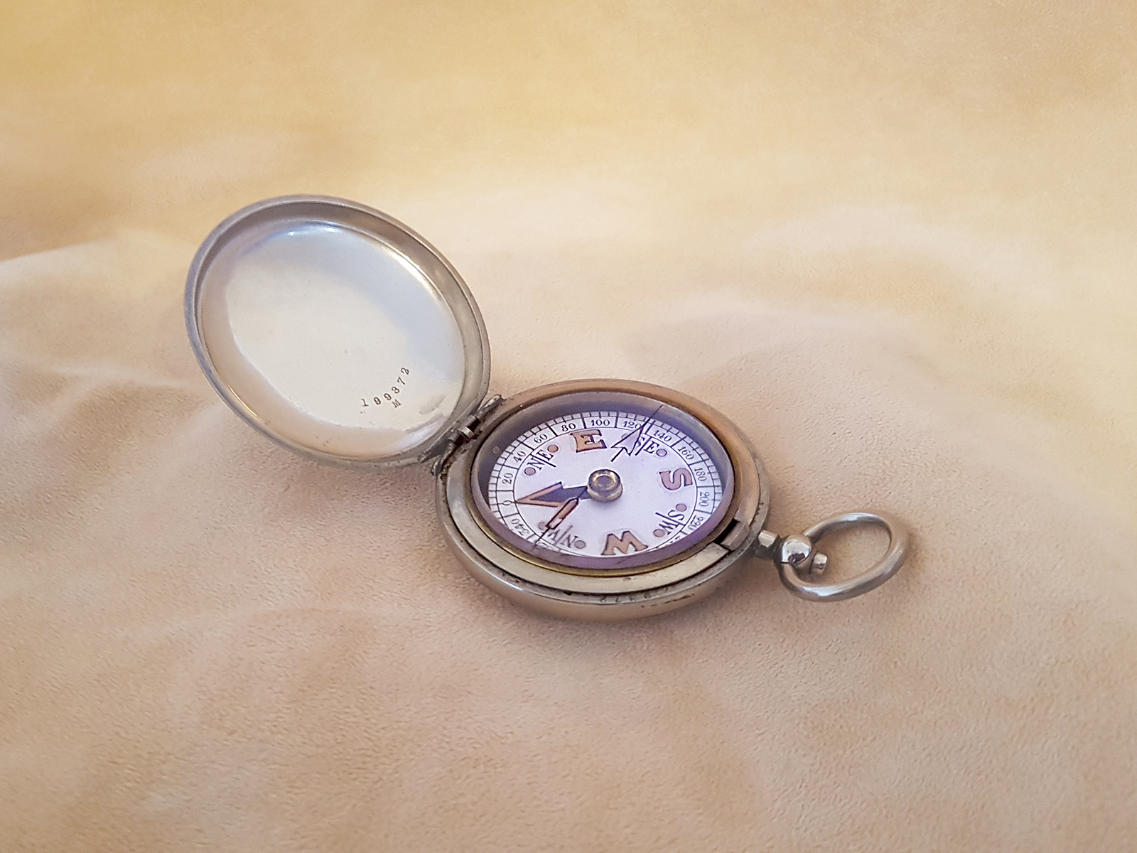 Dennison Cased Officers WW1 souvenir compass by L Kamm dated 1914-1919
